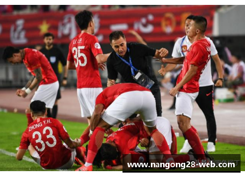 曼城主场2-0战胜京东FC，成功晋级亚冠八强，开启逆袭之路